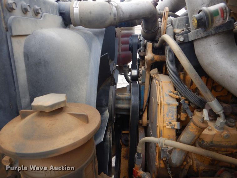 image for item MM9623 2005 International 8600  semi truck