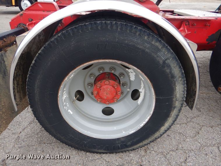 image for item MM9623 2005 International 8600  semi truck