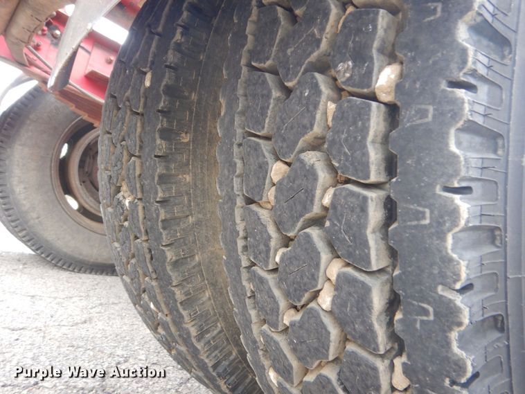 image for item MM9623 2005 International 8600  semi truck