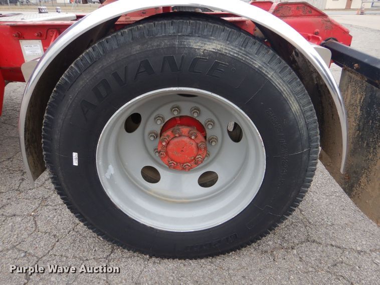 image for item MM9623 2005 International 8600  semi truck