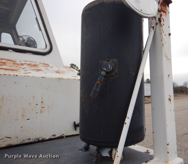 image for item MM9626 1985 Ottawa YT30  yard truck