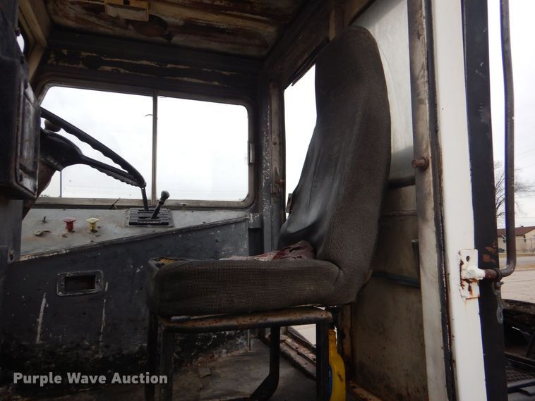 image for item MM9626 1985 Ottawa YT30  yard truck