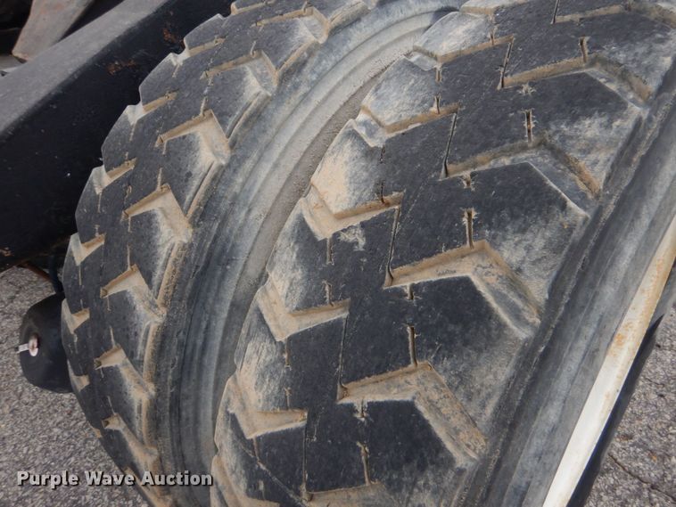 image for item MM9626 1985 Ottawa YT30  yard truck