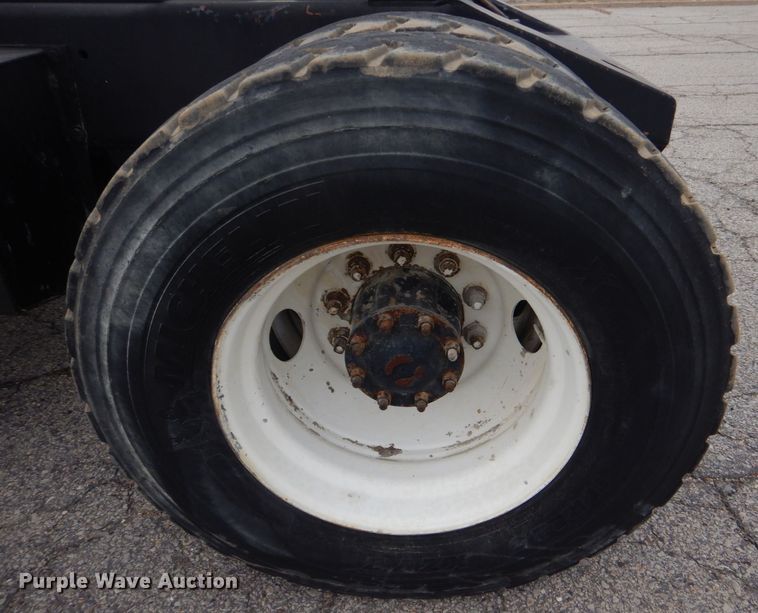 image for item MM9626 1985 Ottawa YT30  yard truck