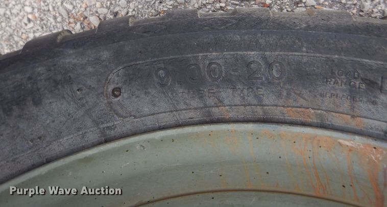 image for item MM9628 1972 Am General M35A2  flatbed truck