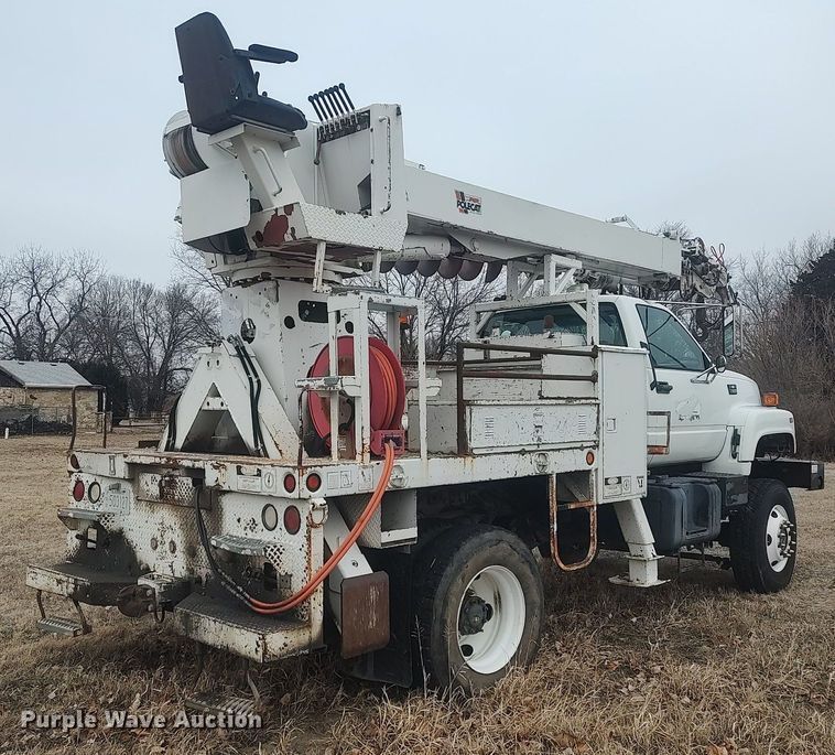 image for item MM9919 2000 Chevrolet C7500  digger derrick truck