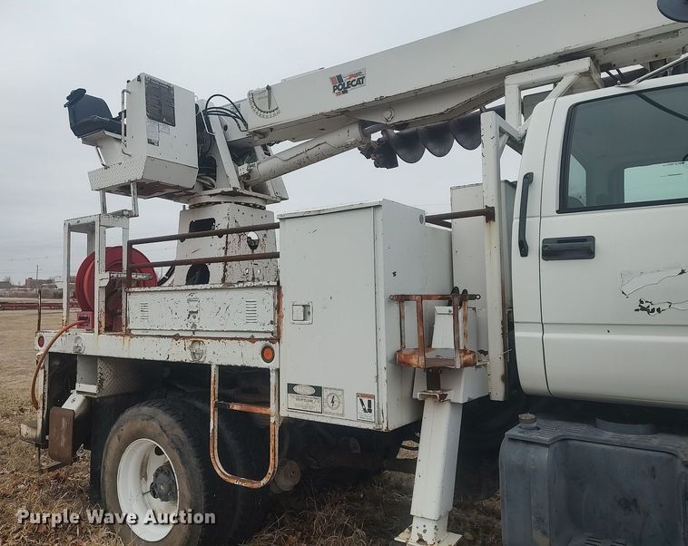 image for item MM9919 2000 Chevrolet C7500  digger derrick truck