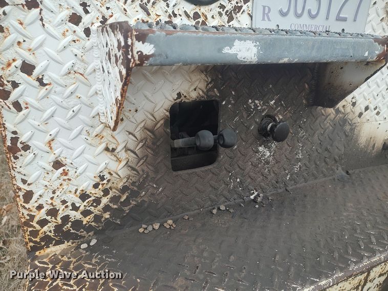 image for item MM9919 2000 Chevrolet C7500  digger derrick truck