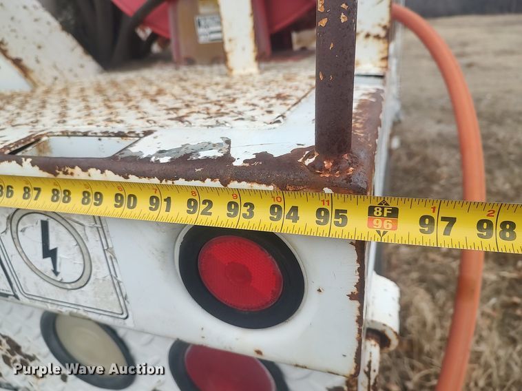 image for item MM9919 2000 Chevrolet C7500  digger derrick truck