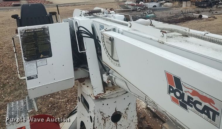 image for item MM9919 2000 Chevrolet C7500  digger derrick truck