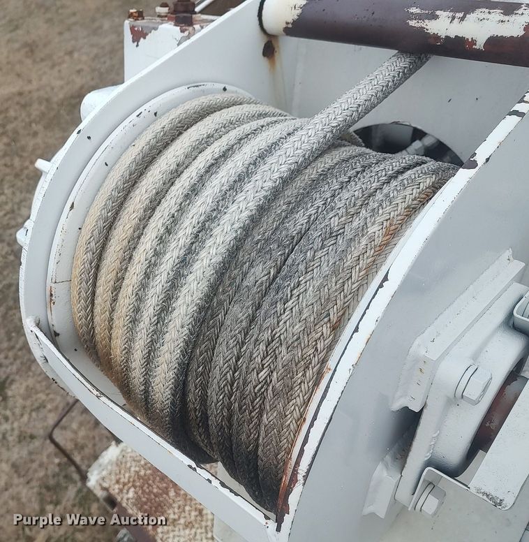 image for item MM9919 2000 Chevrolet C7500  digger derrick truck