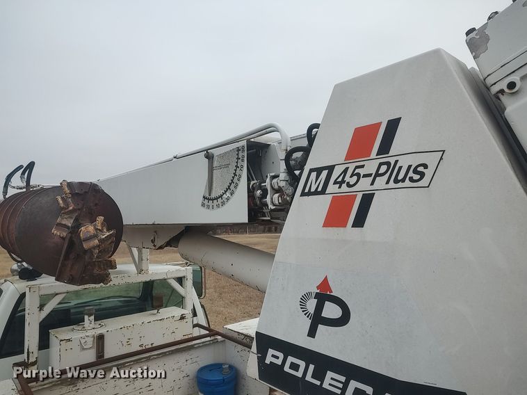 image for item MM9919 2000 Chevrolet C7500  digger derrick truck