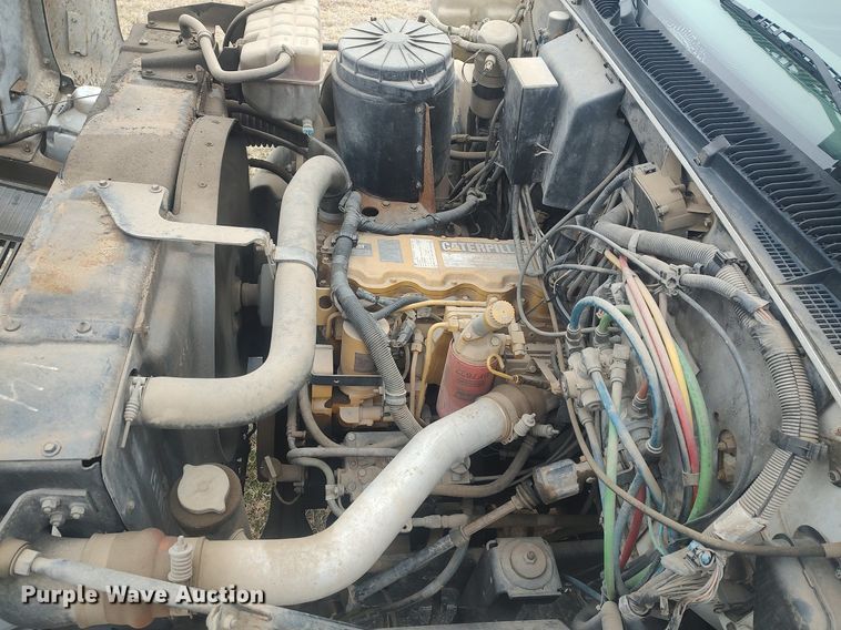 image for item MM9919 2000 Chevrolet C7500  digger derrick truck