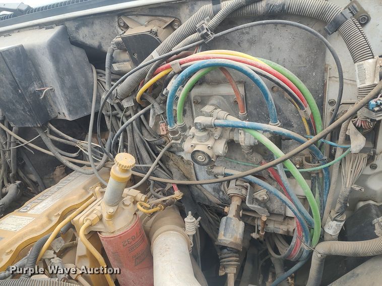 image for item MM9919 2000 Chevrolet C7500  digger derrick truck