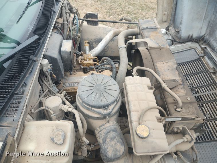 image for item MM9919 2000 Chevrolet C7500  digger derrick truck