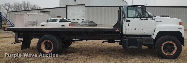 image for item MM9928 1991 GMC TopKick  flatbed truck