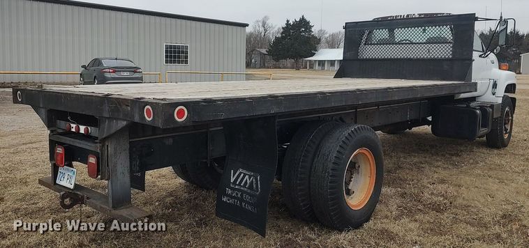 image for item MM9928 1991 GMC TopKick  flatbed truck