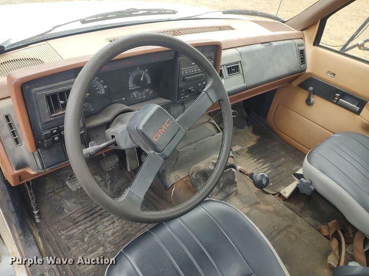 image for item MM9928 1991 GMC TopKick  flatbed truck