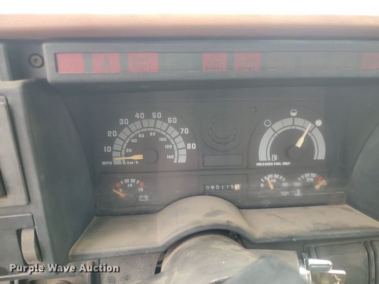 image for item MM9928 1991 GMC TopKick  flatbed truck