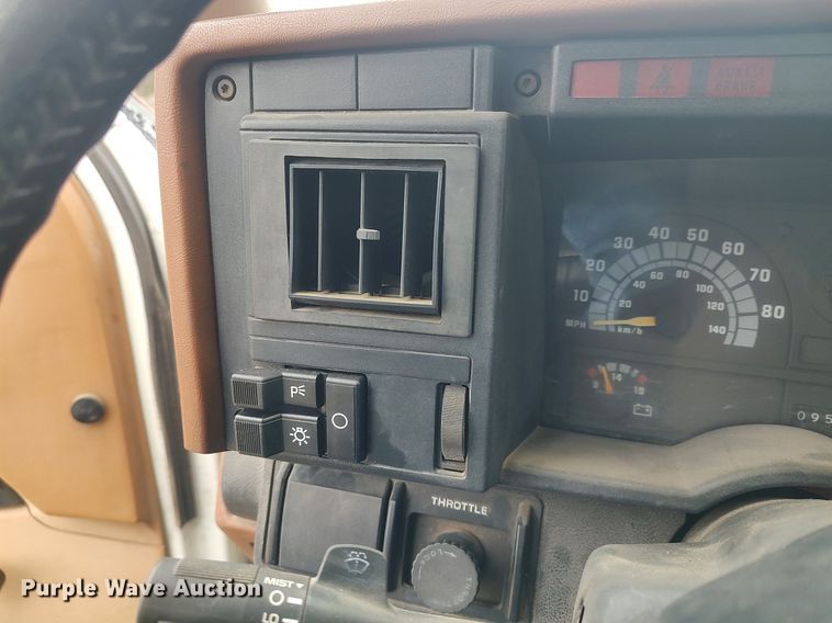 image for item MM9928 1991 GMC TopKick  flatbed truck