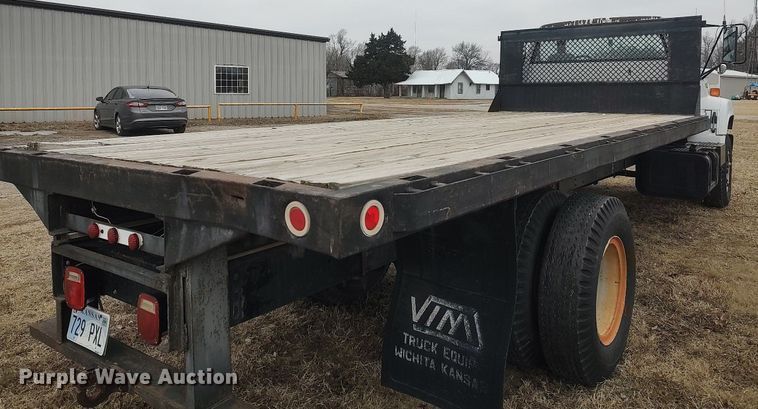 image for item MM9928 1991 GMC TopKick  flatbed truck