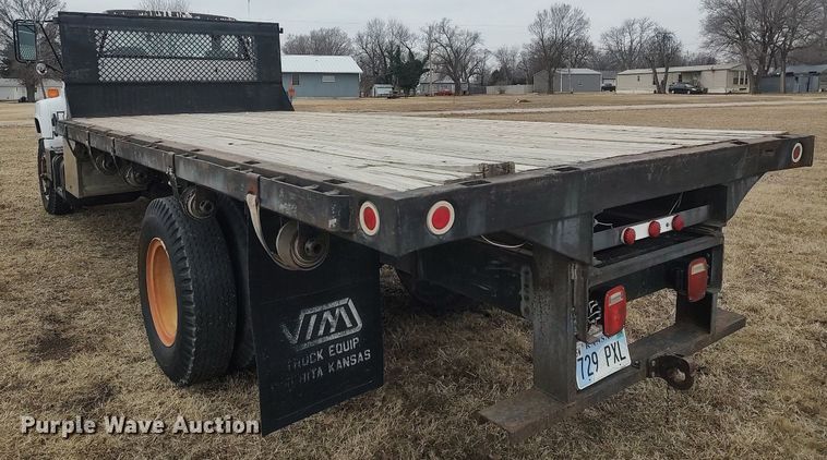 image for item MM9928 1991 GMC TopKick  flatbed truck