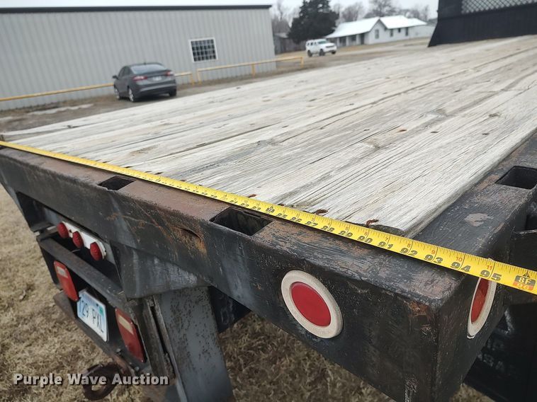 image for item MM9928 1991 GMC TopKick  flatbed truck