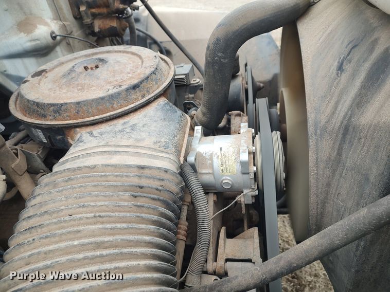 image for item MM9928 1991 GMC TopKick  flatbed truck