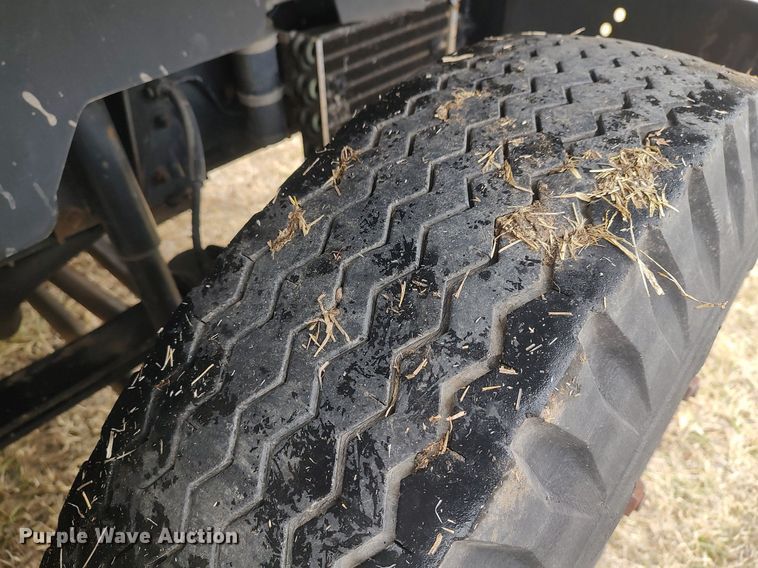 image for item MM9928 1991 GMC TopKick  flatbed truck