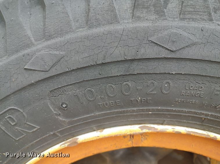 image for item MM9928 1991 GMC TopKick  flatbed truck