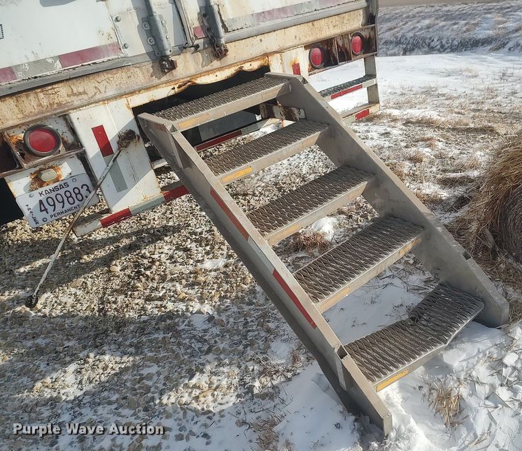 image for item MM9942 1994 Wabash National  dry van trailer