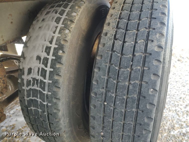 image for item MM9942 1994 Wabash National  dry van trailer