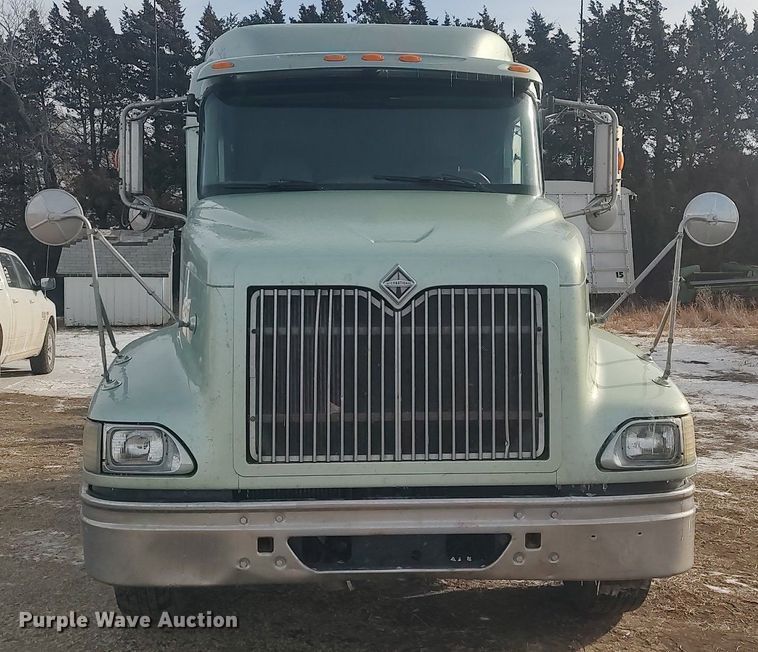 image for item MM9947 2007 International 9400  semi truck