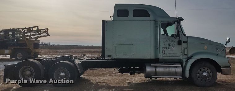 image for item MM9947 2007 International 9400  semi truck