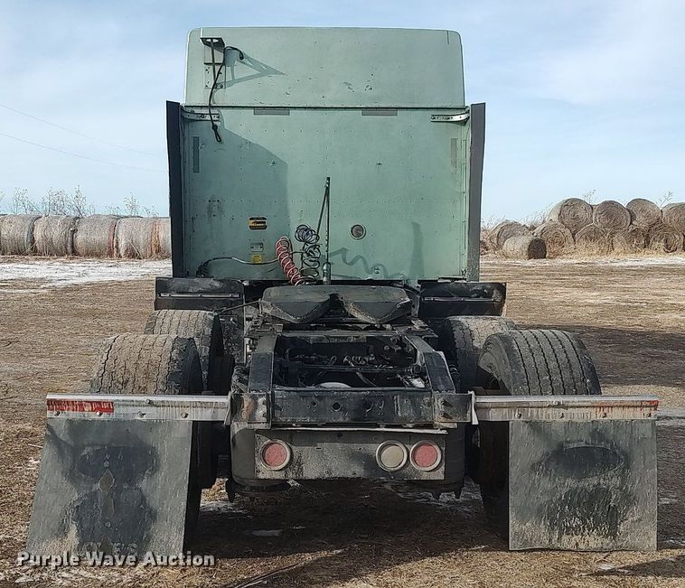 image for item MM9947 2007 International 9400  semi truck