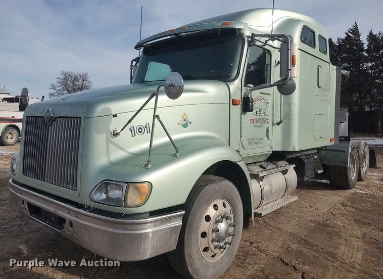 image for item MM9947 2007 International 9400  semi truck