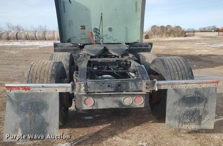 image for item MM9947 2007 International 9400  semi truck