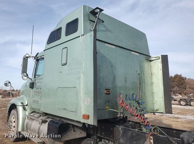 image for item MM9947 2007 International 9400  semi truck