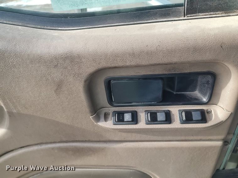 image for item MM9947 2007 International 9400  semi truck