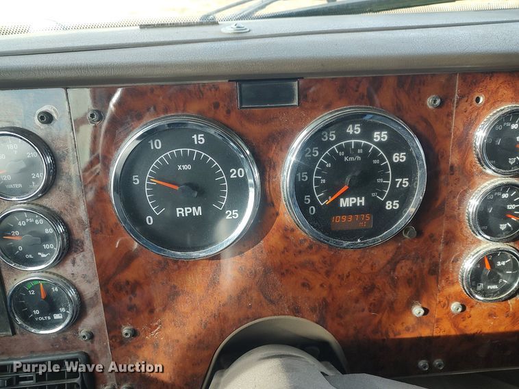 image for item MM9947 2007 International 9400  semi truck