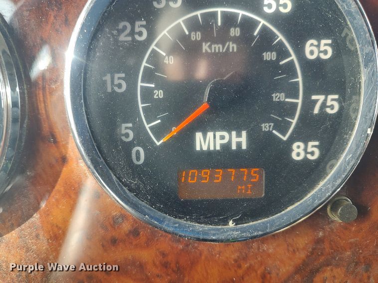 image for item MM9947 2007 International 9400  semi truck