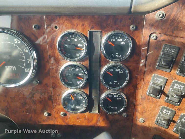 image for item MM9947 2007 International 9400  semi truck