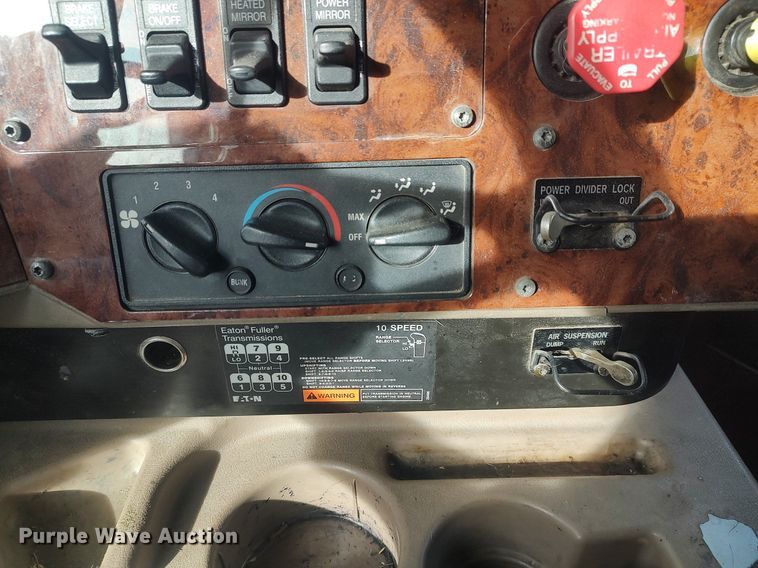 image for item MM9947 2007 International 9400  semi truck