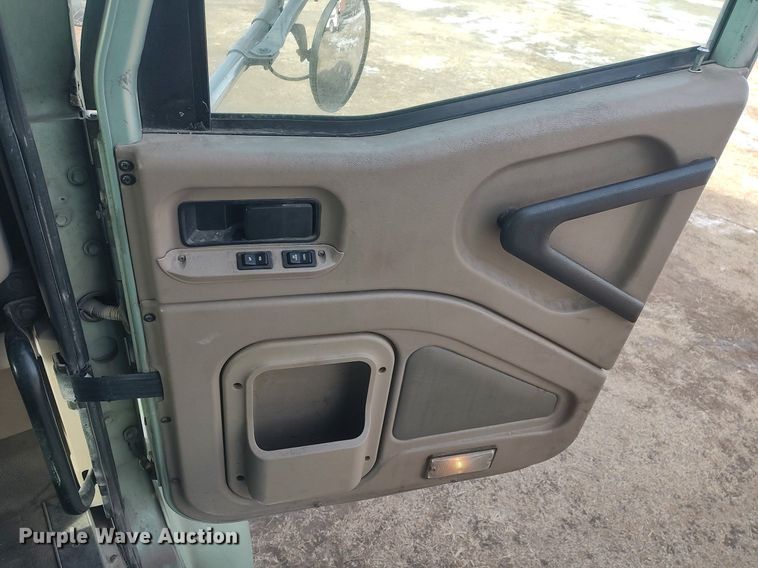 image for item MM9947 2007 International 9400  semi truck