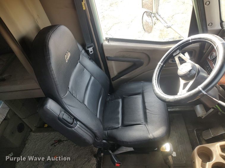 image for item MM9947 2007 International 9400  semi truck