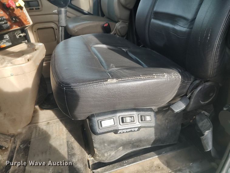 image for item MM9947 2007 International 9400  semi truck