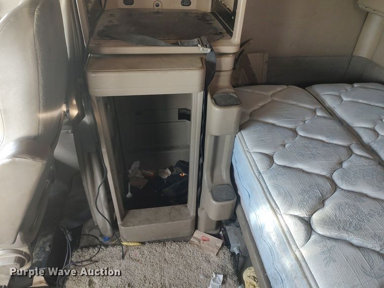 image for item MM9947 2007 International 9400  semi truck