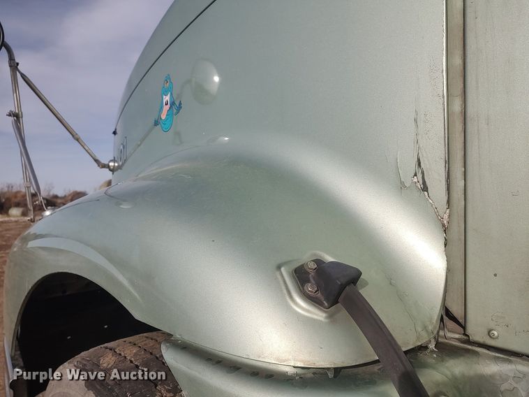 image for item MM9947 2007 International 9400  semi truck