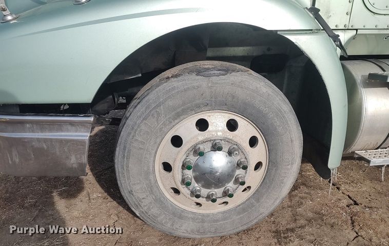 image for item MM9947 2007 International 9400  semi truck