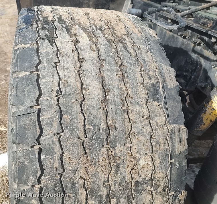 image for item MM9947 2007 International 9400  semi truck